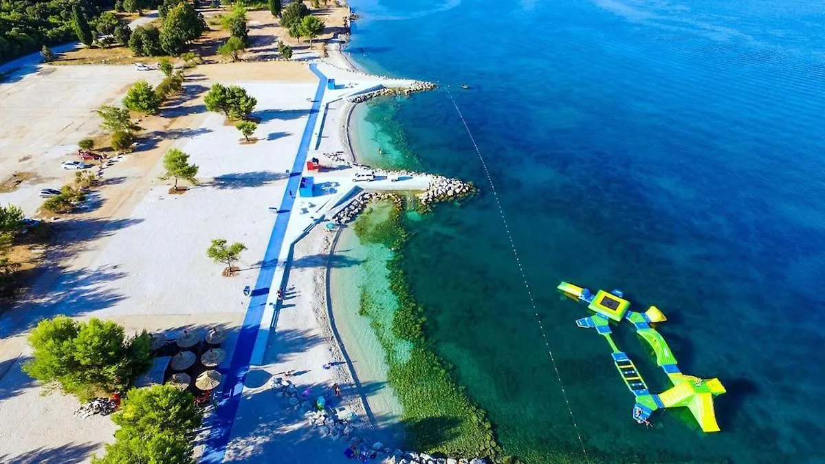 House For 12 People Close To The Sea Pula 0*,