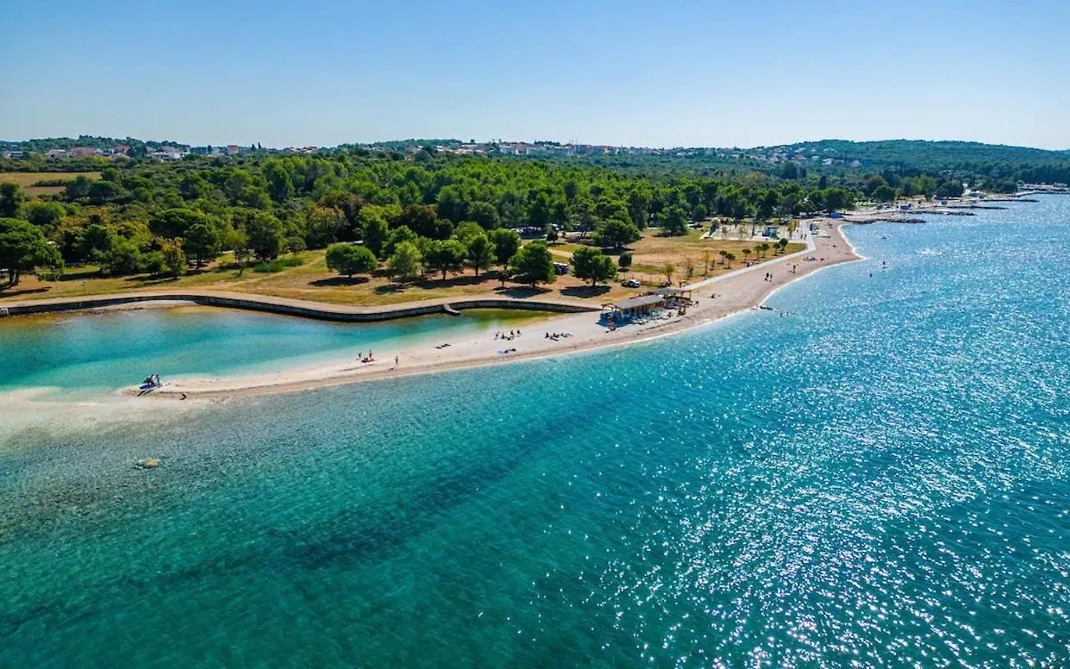House For 12 People Close To The Sea Pula Holiday home
