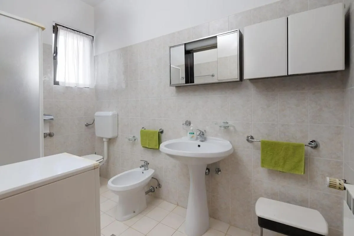 Holiday home House For 12 People Close To The Sea Pula