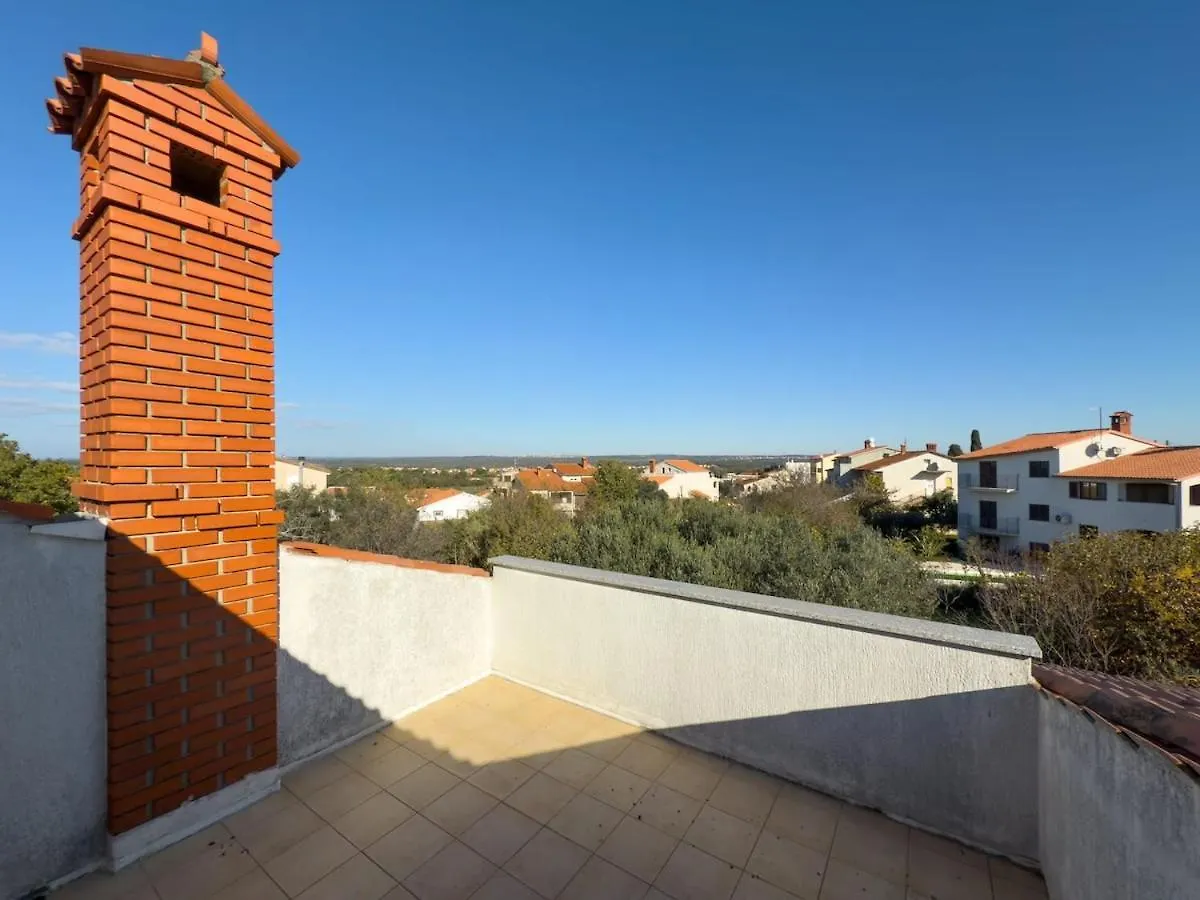 House For 12 People Close To The Sea Pula Holiday home