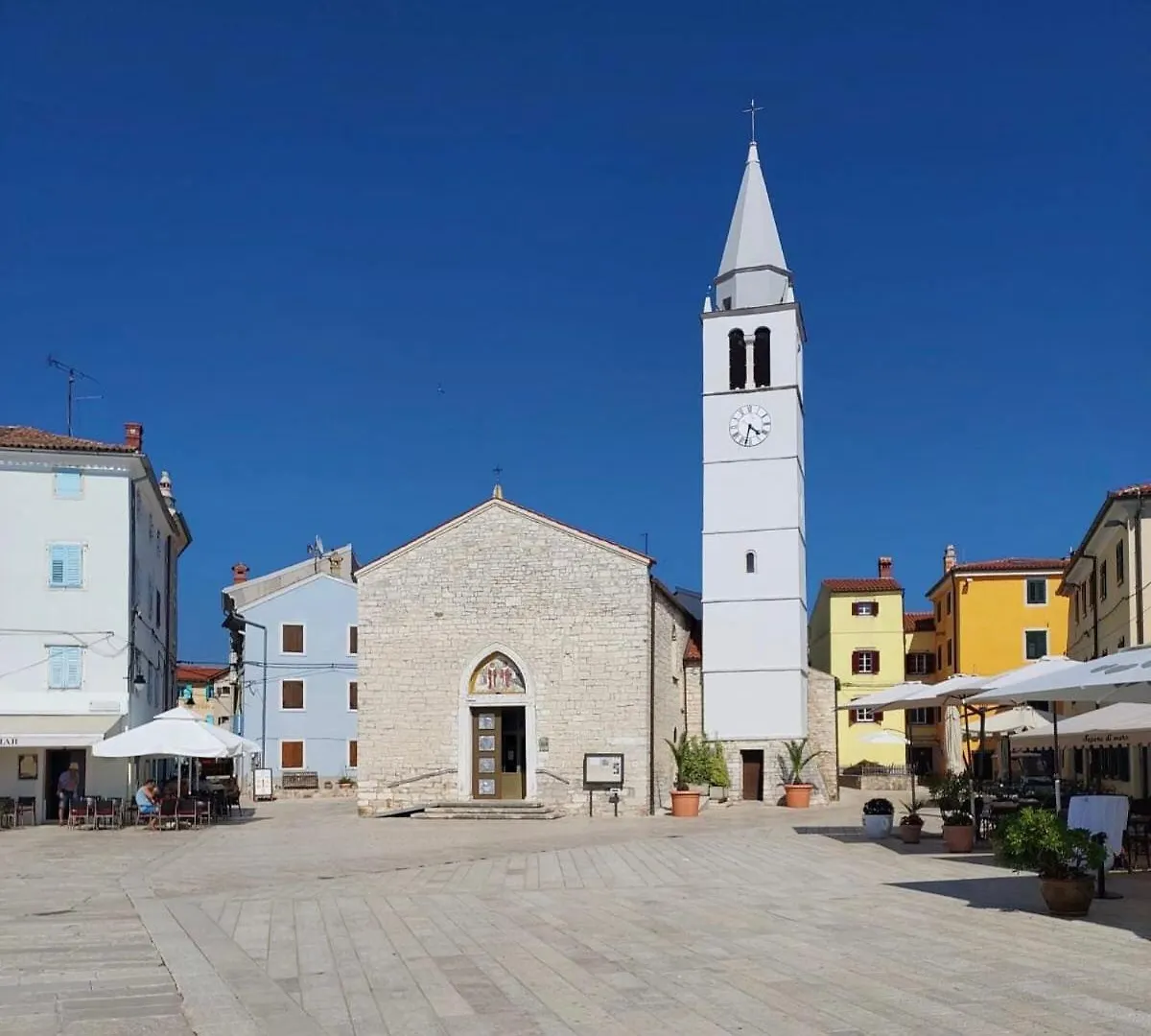 Holiday home House For 12 People Close To The Sea Pula